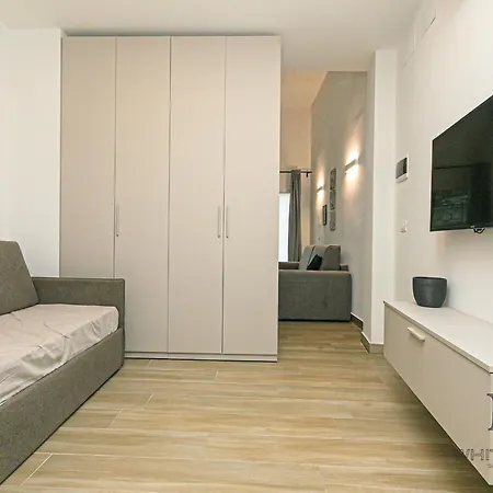Indipendent In Apartamento