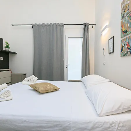 Indipendent In Apartamento